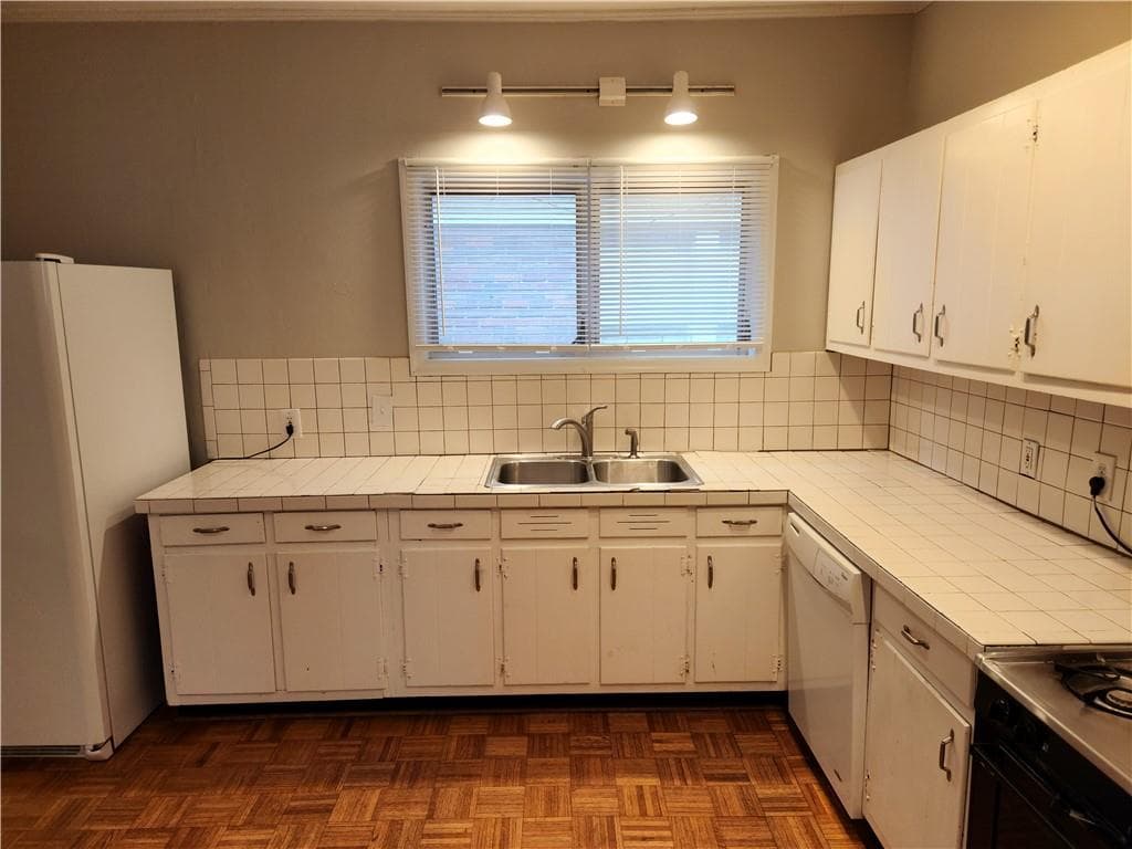2 bedroom, 1 bathroom, 1,596 sq ft single family residence for rent at 1024 Highland View, Atlanta, GA 30306 for $2,950 a month — photo 9
