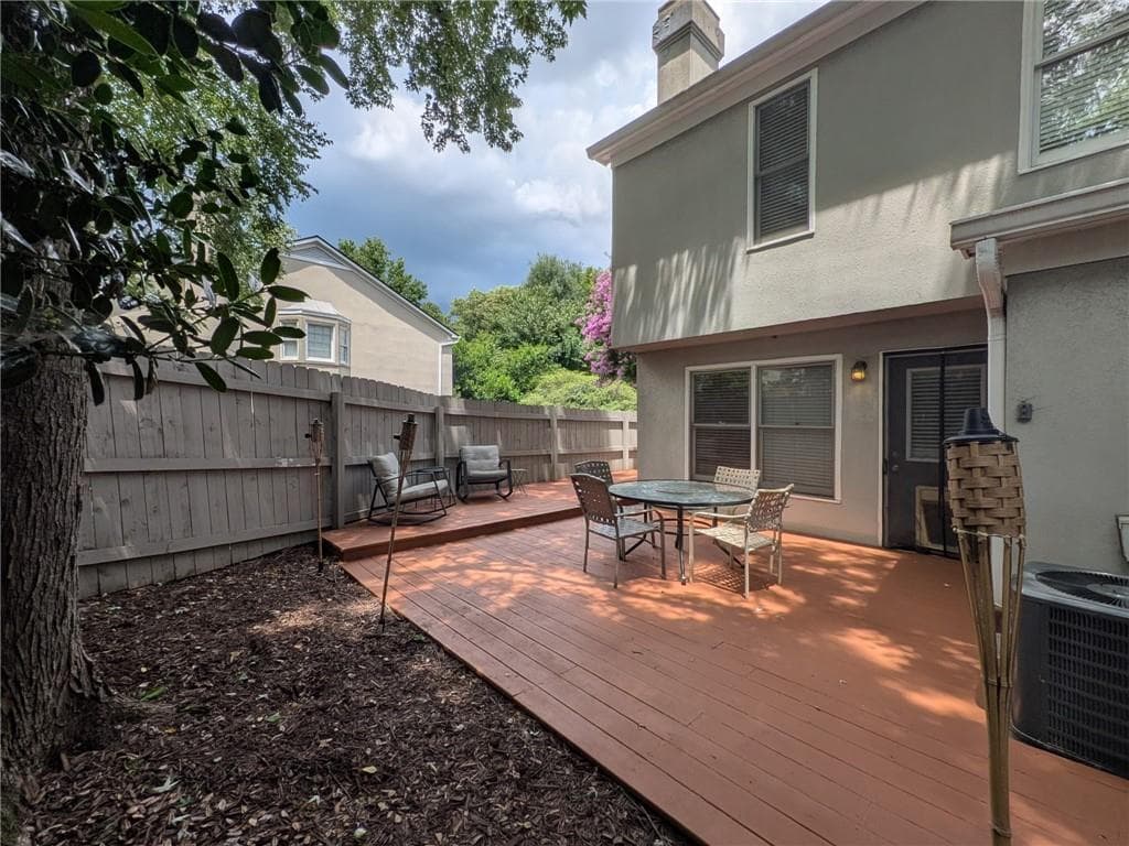 2 bedroom, 3 bathroom, 1,252 sq ft townhouse for sale at 502 Defoors Lndg, Atlanta, GA 30318 — photo 3