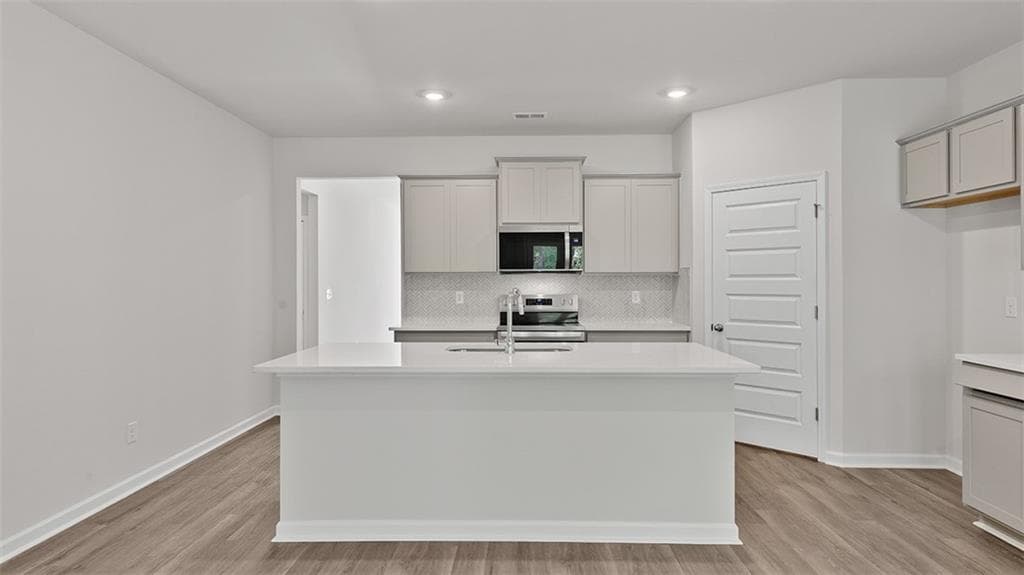 5 bedroom, 3 bathroom, 2,182 sq ft single family residence for sale at 518 Alder Lane Court, Griffin, GA 30223 — photo 6