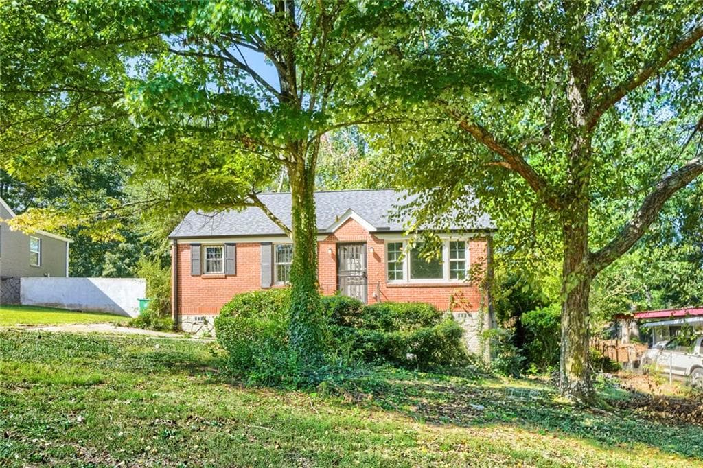 2 bedroom, 1 bathroom, 1,055 sq ft single family residence for rent at 1867 Glendale Drive, Decatur, GA 30032 for $1,595 a month — photo 1 of 28