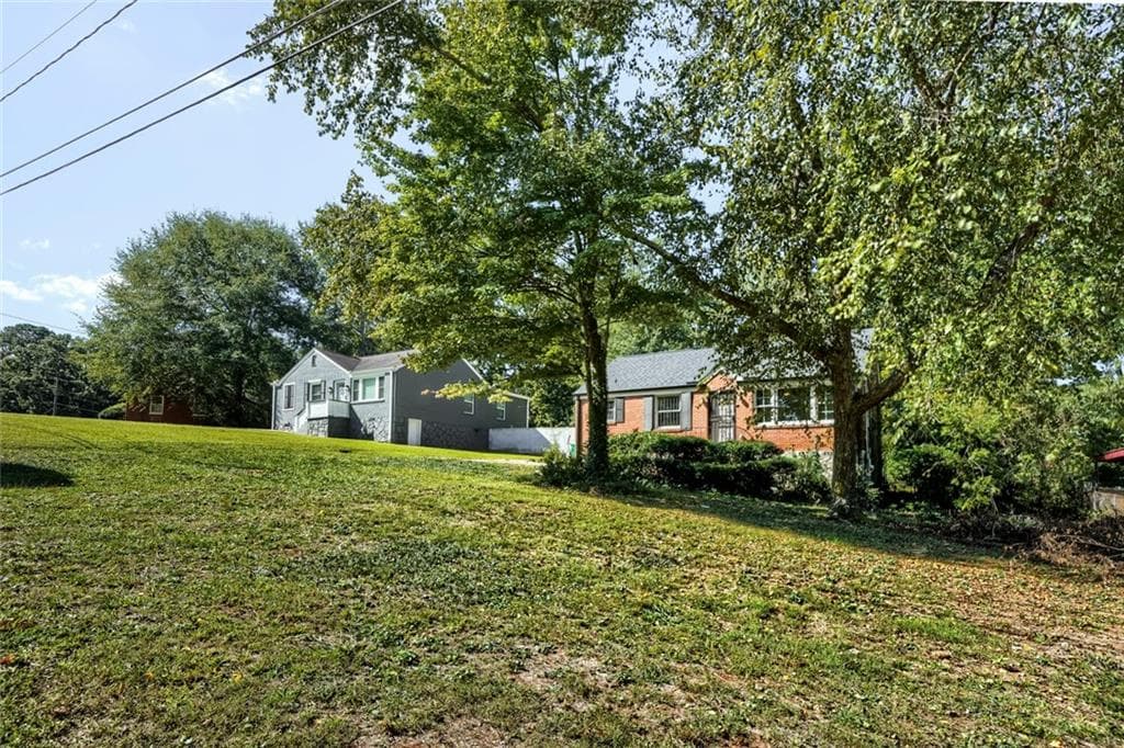 2 bedroom, 1 bathroom, 1,055 sq ft single family residence for rent at 1867 Glendale Drive, Decatur, GA 30032 for $1,595 a month — photo 4
