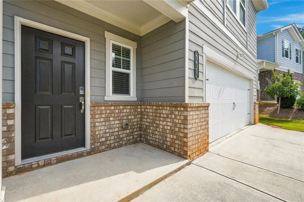 4 bedroom, 3 bathroom, 1,900 sq ft single family residence for rent at 104 Seed Lane, Pendergrass, GA 30567 for $2,000 a month — photo 2
