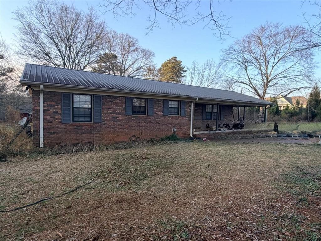 4 bedroom, 2 bathroom, 1,446 sq ft single family residence for sale at 4253 Mount Olive Road, Commerce, GA 30529