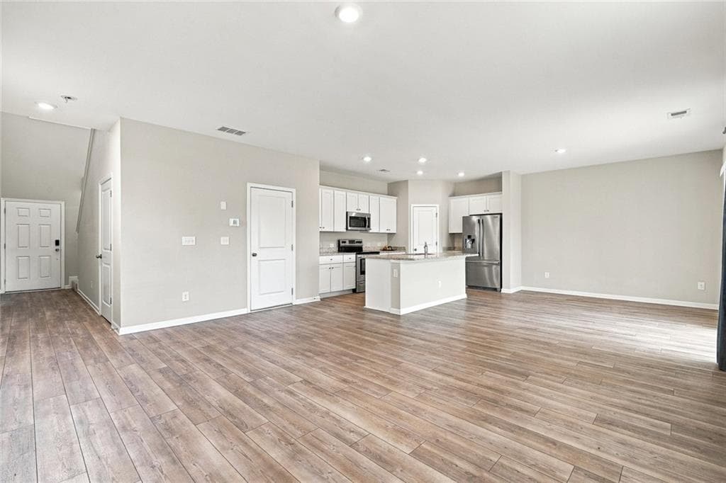 4 bedroom, 3 bathroom, 1,928 sq ft single family residence for rent at 31 Wynn Way, Pendergrass, GA 30567 for $2,000 a month — photo 4