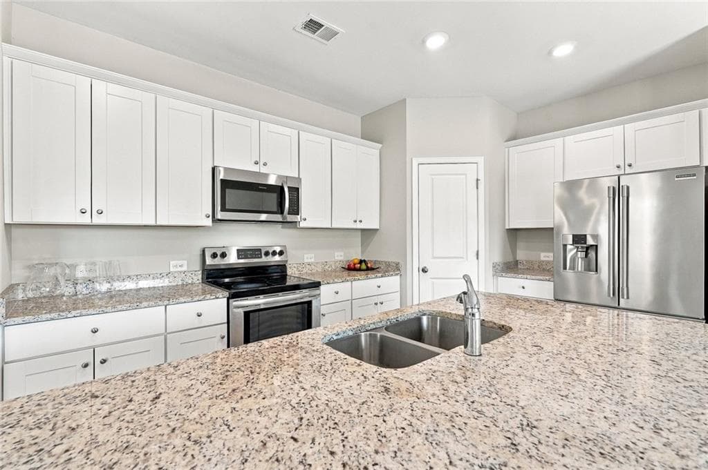 4 bedroom, 3 bathroom, 1,928 sq ft single family residence for rent at 31 Wynn Way, Pendergrass, GA 30567 for $2,000 a month — photo 8