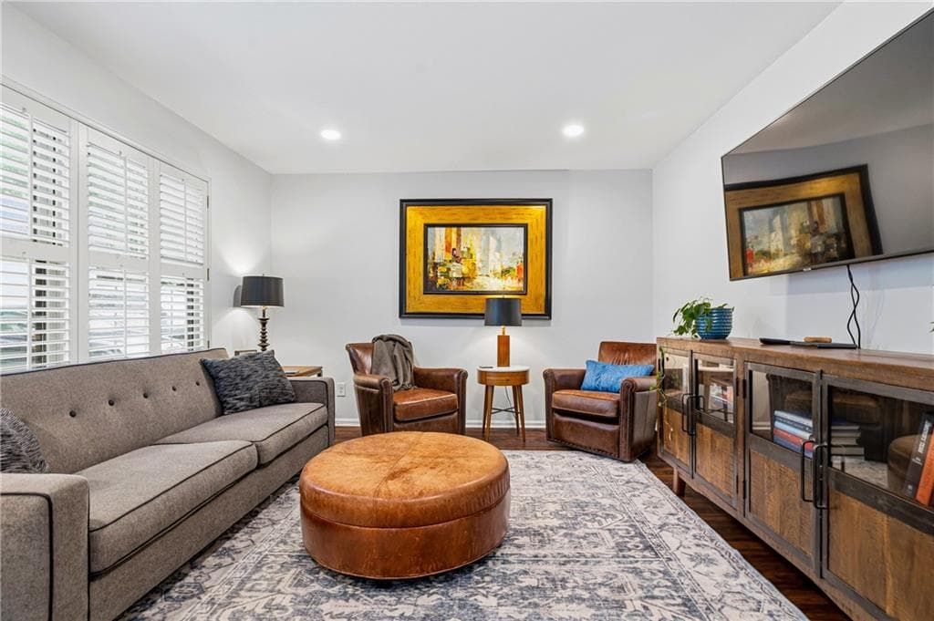 2 bedroom, 3 bathroom, 1,252 sq ft townhouse for sale at 68 Monet Court, Atlanta, GA 30327 — photo 4