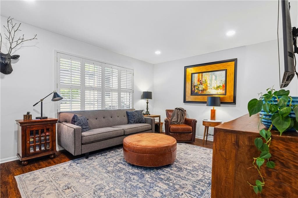 2 bedroom, 3 bathroom, 1,252 sq ft townhouse for sale at 68 Monet Court, Atlanta, GA 30327 — photo 3