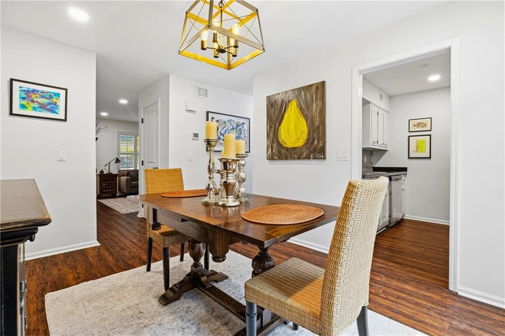 2 bedroom, 3 bathroom, 1,252 sq ft townhouse for sale at 68 Monet Court, Atlanta, GA 30327 — photo 7