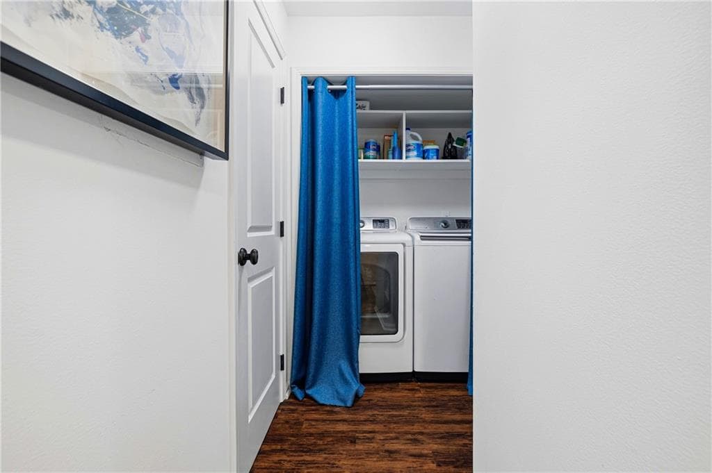 2 bedroom, 3 bathroom, 1,252 sq ft townhouse for sale at 68 Monet Court, Atlanta, GA 30327 — photo 8