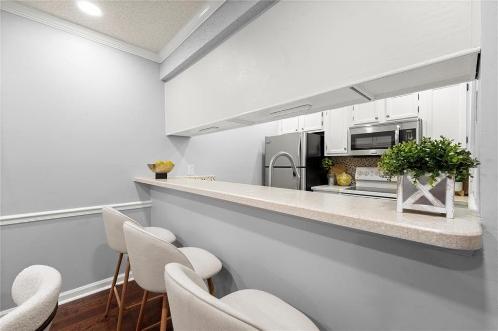 2 bedroom, 2 bathroom, 1,150 sq ft condominium for sale at 704 Barrington Hills Drive, Sandy Springs, GA 30350 — photo 10
