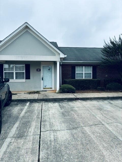 2 bedroom, 2 bathroom, 984 sq ft condominium for sale at 2885 Florence Drive, Gainesville, GA 30504