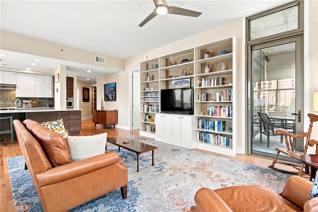 2 bedroom, 2 bathroom, 1,480 sq ft condominium for sale at 565 Peachtree Street 702, Atlanta, GA 30308 — photo 8