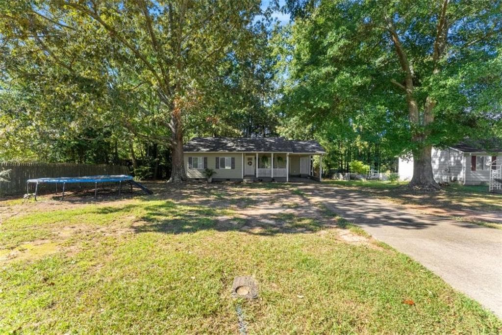 3 bedroom, 1 bathroom, 1,041 sq ft single family residence for sale at 5663 McLeod Street, Lula, GA 30554 — photo 3