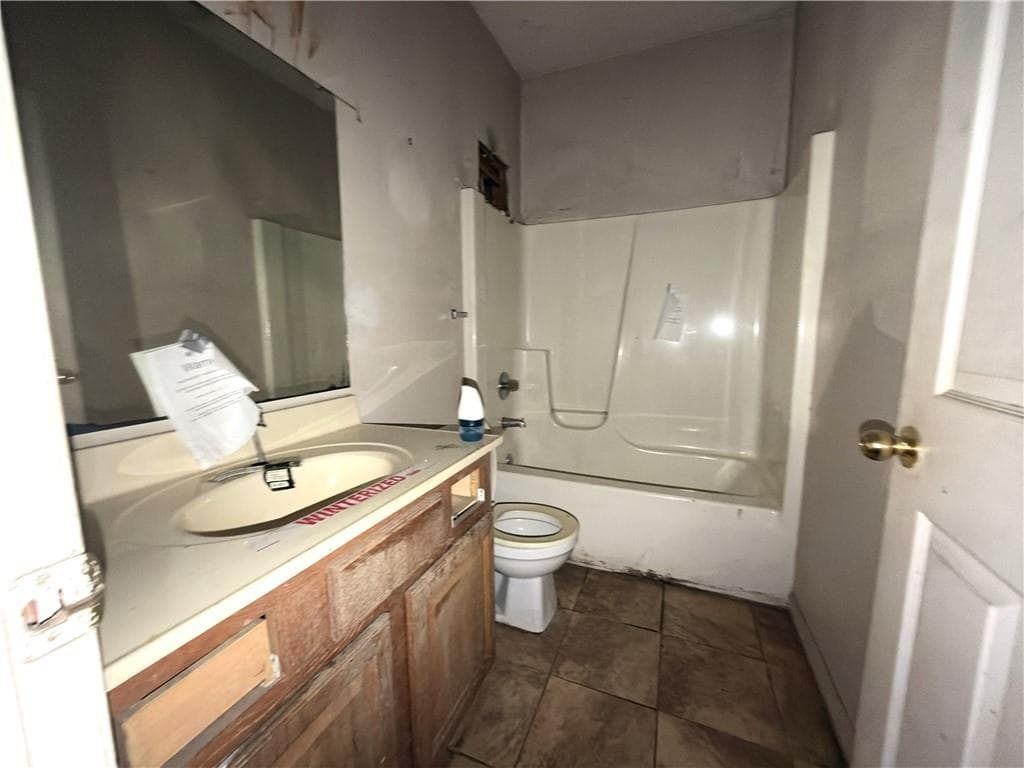 4 bedroom, 2 bathroom, 1,340 sq ft single family residence for sale at 822 White Street, Atlanta, GA 30310 — photo 6