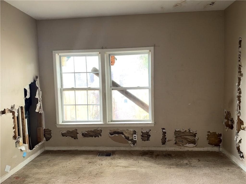 4 bedroom, 2 bathroom, 1,340 sq ft single family residence for sale at 822 White Street, Atlanta, GA 30310 — photo 7