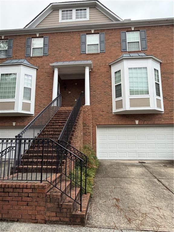 4 bedroom, 3 bathroom, 1,874 sq ft townhouse for rent at 11150 Skyway Drive, Johns Creek, GA 30097 for $2,700 a month — photo 2