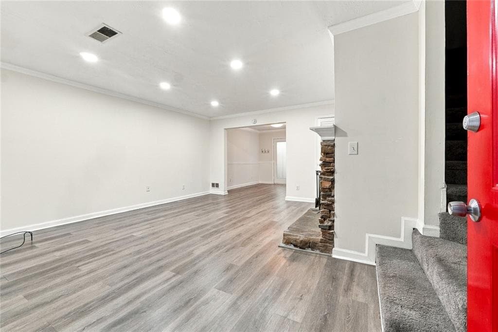 2 bedroom, 3 bathroom, 1,240 sq ft townhouse for sale at 220 Chads Ford Way, Roswell, GA 30076 — photo 3