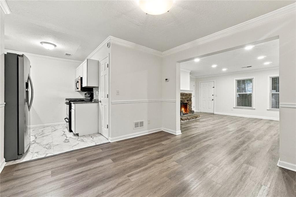 2 bedroom, 3 bathroom, 1,240 sq ft townhouse for sale at 220 Chads Ford Way, Roswell, GA 30076 — photo 8