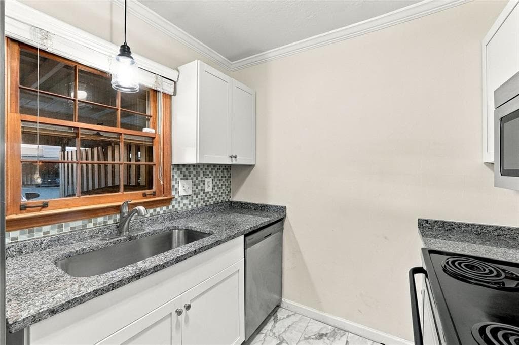 2 bedroom, 3 bathroom, 1,240 sq ft townhouse for sale at 220 Chads Ford Way, Roswell, GA 30076 — photo 10