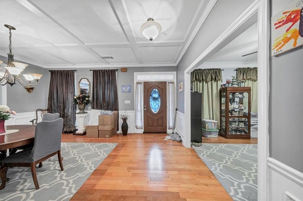 6 bedroom, 5 bathroom, 4,724 sq ft single family residence for rent at 396 Harbour Shores Drive, Jackson, GA 30233 for $2,800 a month — photo 4