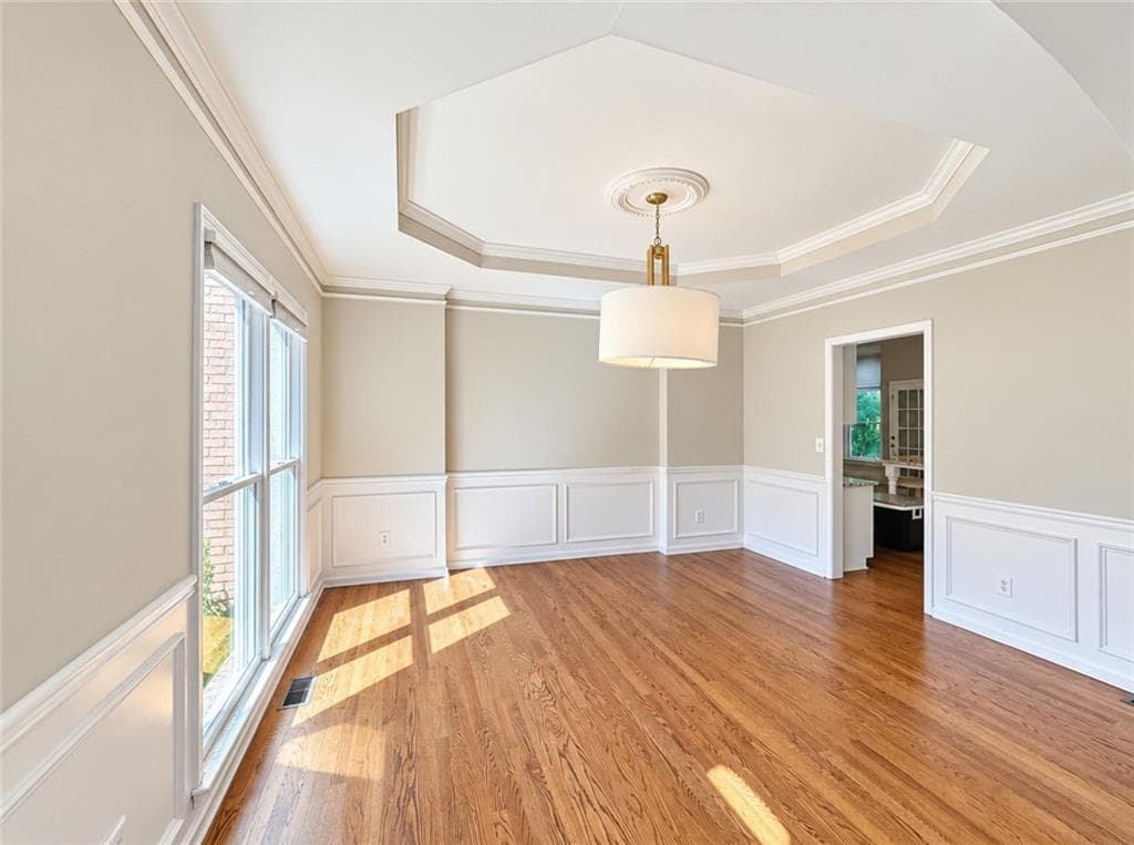 6 bedroom, 4 bathroom, 4,141 sq ft single family residence for rent at 2875 Olde Town Park Drive, Norcross, GA 30071 for $3,950 a month — photo 4
