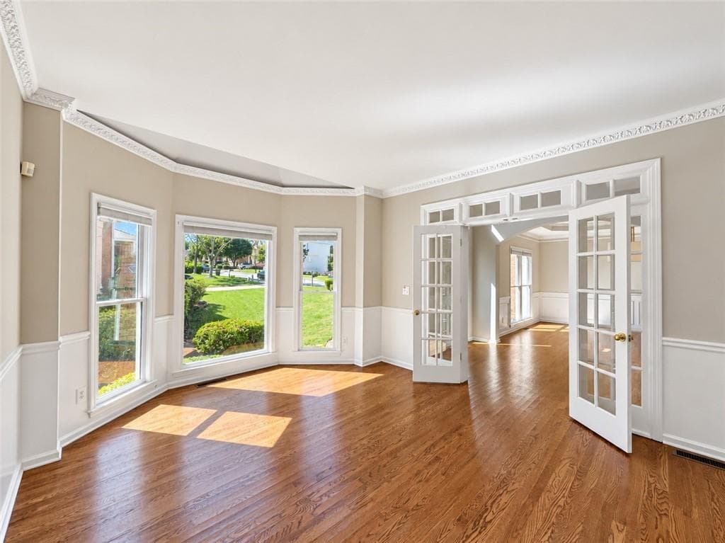 6 bedroom, 4 bathroom, 4,141 sq ft single family residence for rent at 2875 Olde Town Park Drive, Norcross, GA 30071 for $3,950 a month — photo 8