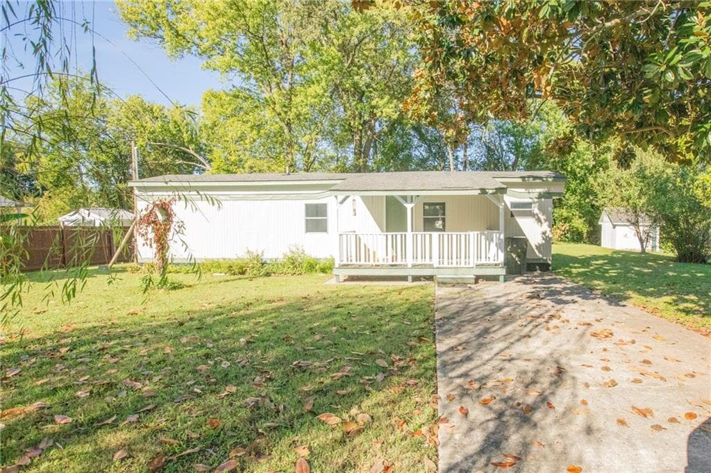 2 bedroom, 1 bathroom, 578 sq ft single family residence for sale at 945 Avenue, Dalton, GA 30721