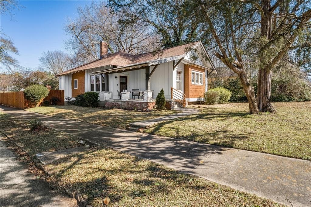3 bedroom, 2 bathroom, 1,287 sq ft single family residence for sale at 1447 Bryan Avenue, East Point, GA 30344 — photo 2