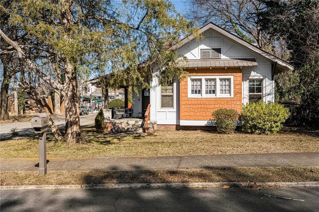 3 bedroom, 2 bathroom, 1,287 sq ft single family residence for sale at 1447 Bryan Avenue, East Point, GA 30344 — photo 3