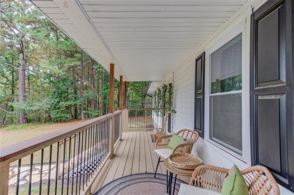 3 bedroom, 2 bathroom, 1,152 sq ft single family residence for sale at 5347 Teakwood Drive, Gainesville, GA 30506 — photo 3