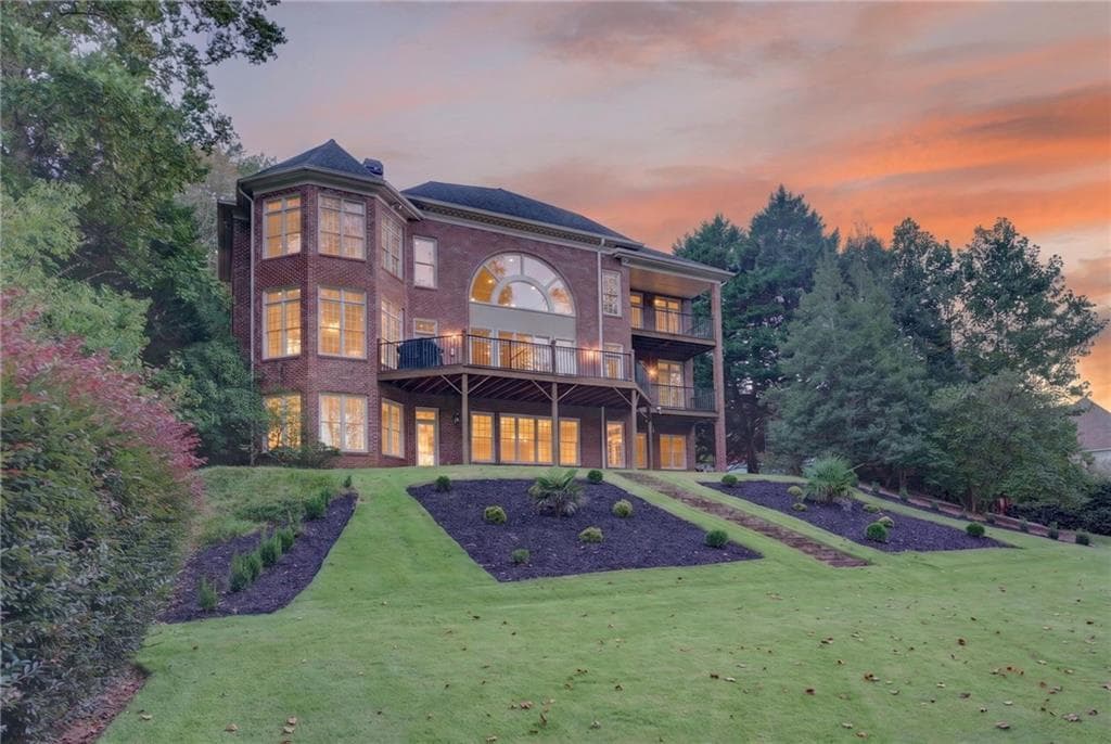 5 bedroom, 6 bathroom, 7,768 sq ft single family residence for sale at 3831 River Mansion Drive, Peachtree Corners, GA 30096 — photo 6