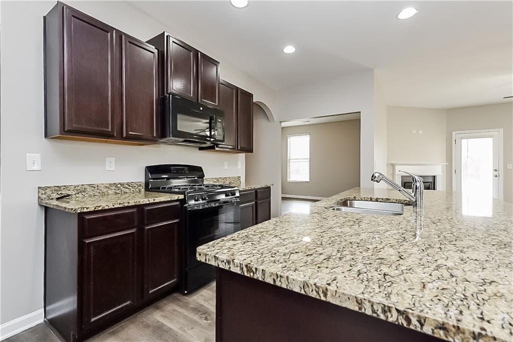 4 bedroom, 3 bathroom, 2,466 sq ft single family residence for rent at 1924 Stanton Way, Mcdonough, GA 30253 for $2,560 a month — photo 2
