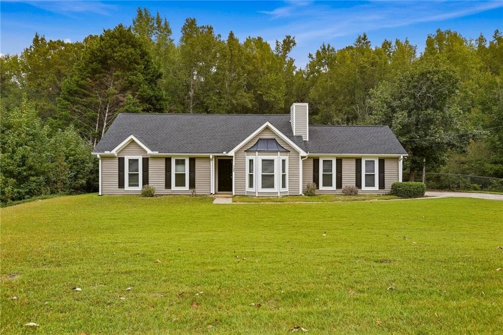 3 bedroom, 2 bathroom, 1,602 sq ft single family residence for rent at 125 Beaver Creek Lane, Sharpsburg, GA 30277 for $2,085 a month — photo 1 of 16