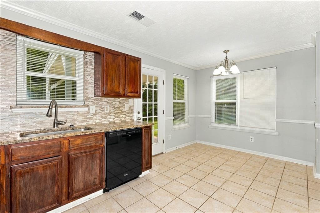3 bedroom, 2 bathroom, 1,602 sq ft single family residence for rent at 125 Beaver Creek Lane, Sharpsburg, GA 30277 for $2,085 a month — photo 2