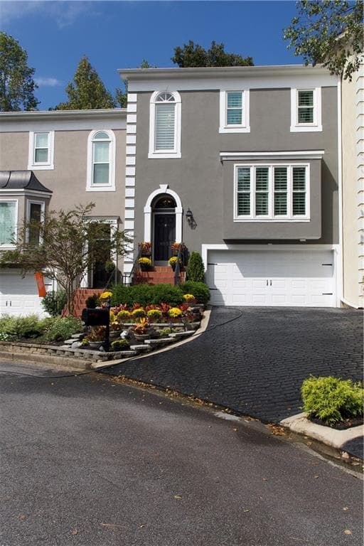 3 bedroom, 4 bathroom, 2,402 sq ft townhouse for sale at 9025 Niblic Drive, Alpharetta, GA 30022 — photo 3