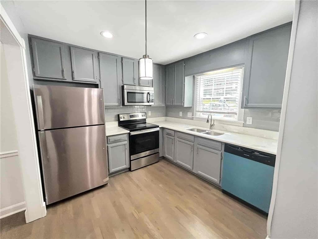 3 bedroom, 4 bathroom, 1,580 sq ft townhouse for rent at 1044 Oaks Parkway, Smyrna, GA 30082 for $2,199 a month — photo 5
