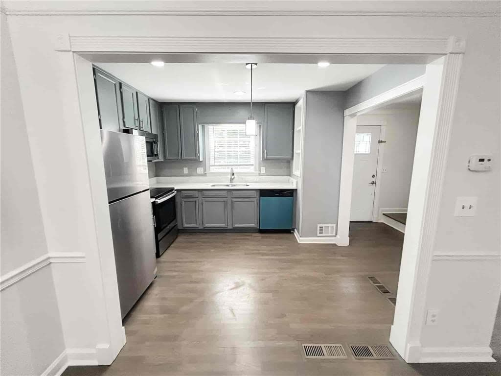 3 bedroom, 4 bathroom, 1,580 sq ft townhouse for rent at 1044 Oaks Parkway, Smyrna, GA 30082 for $2,199 a month — photo 6