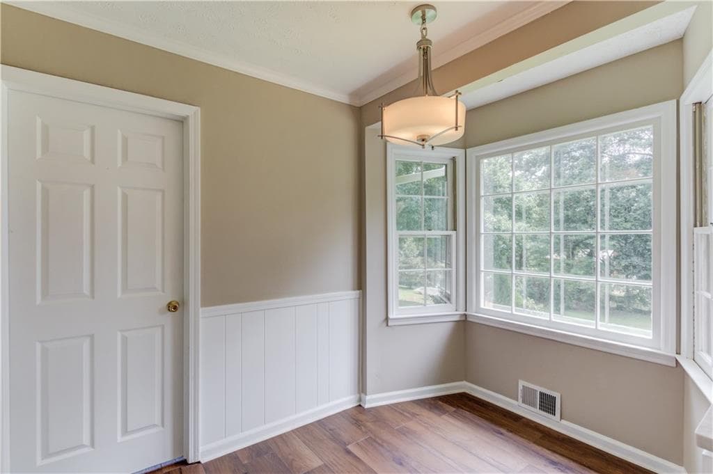 4 bedroom, 3 bathroom, 3,292 sq ft single family residence for rent at 4461 S Roberts Drive, Sugar Hill, GA 30518 for $3,000 a month — photo 8