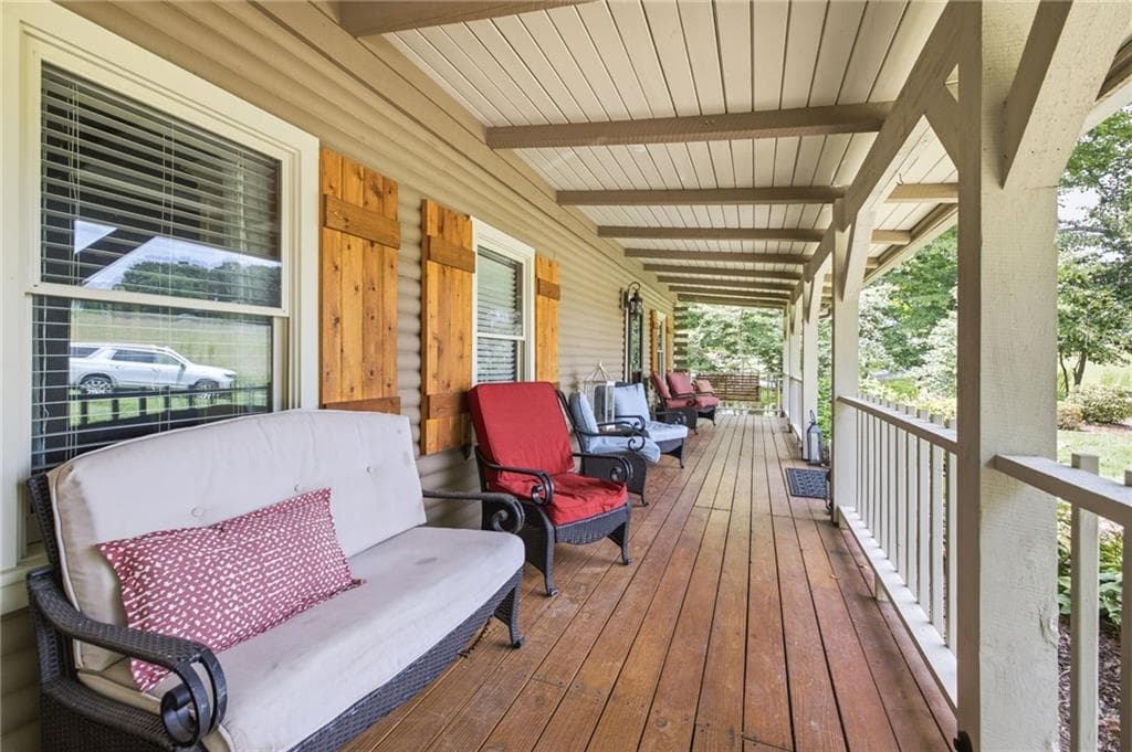 3 bedroom, 2 bathroom, 2,511 sq ft single family residence for sale at 938 Waters Street, Clarkesville, GA 30523 — photo 6