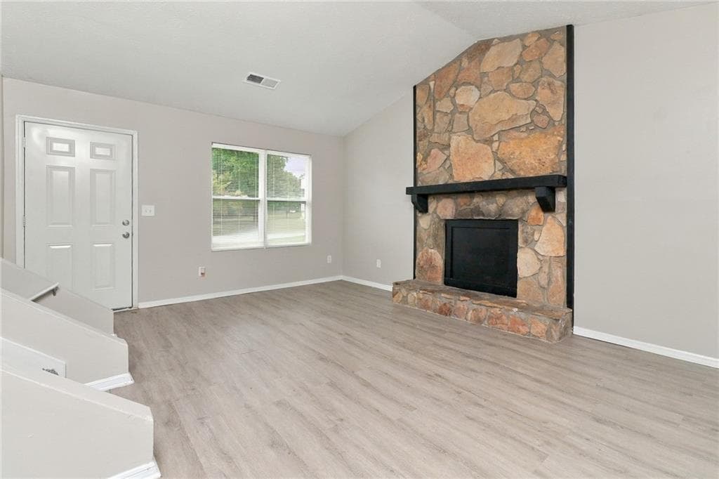 3 bedroom, 2 bathroom, 968 sq ft single family residence for rent at 901 Shiloh Ridge Run, Kennesaw, GA 30144 for $1,845 a month — photo 7