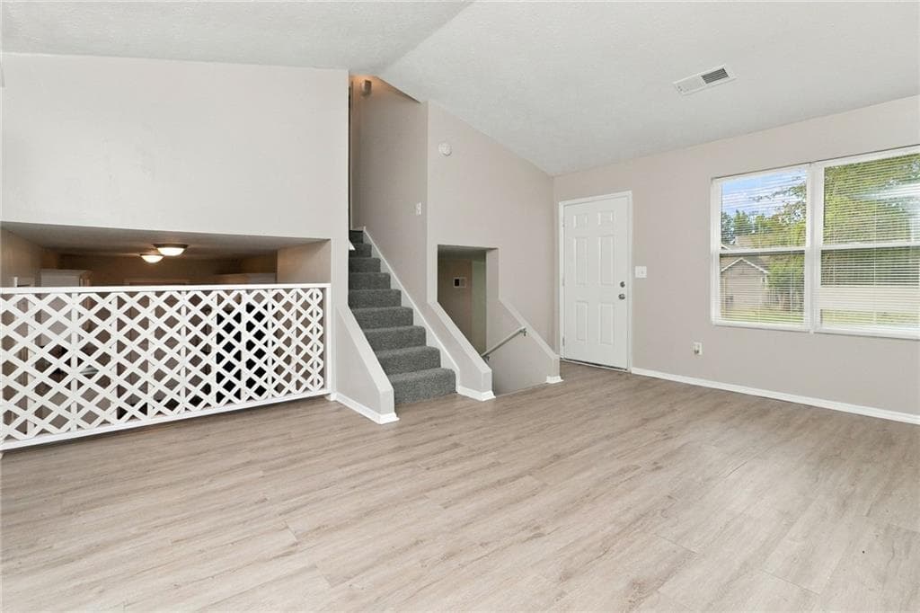 3 bedroom, 2 bathroom, 968 sq ft single family residence for rent at 901 Shiloh Ridge Run, Kennesaw, GA 30144 for $1,845 a month — photo 8