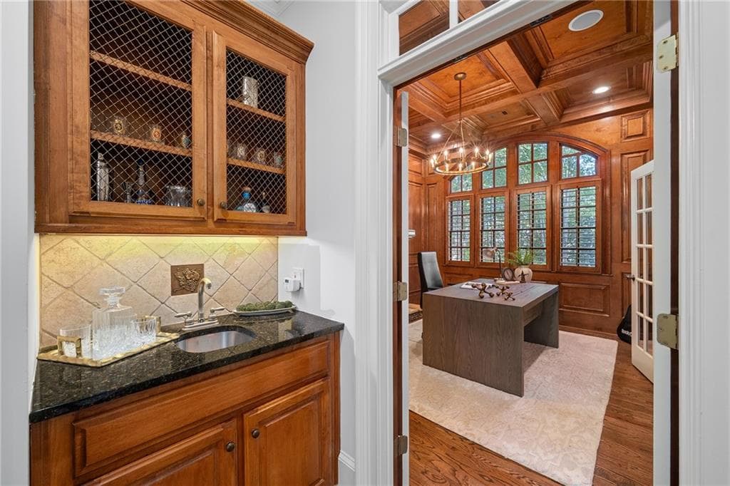 6 bedroom, 7 bathroom, 8,292 sq ft single family residence for sale at 135 Foxhollow Trail, Milton, GA 30004 — photo 10