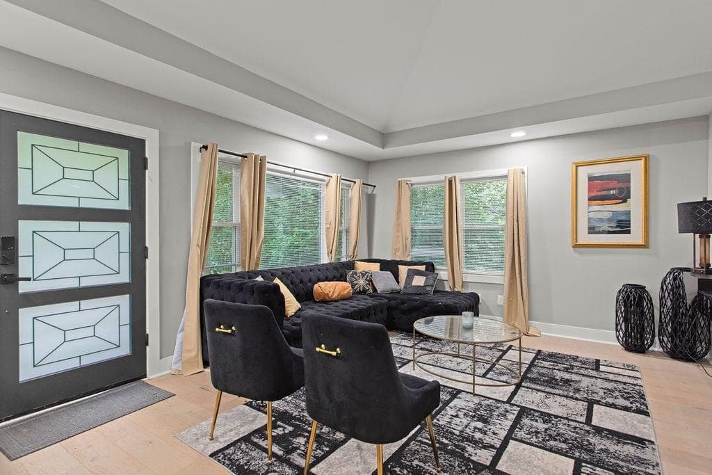 5 bedroom, 3 bathroom, 2,036 sq ft single family residence for sale at 1990 Flintwood Drive, Atlanta, GA 30316 — photo 2