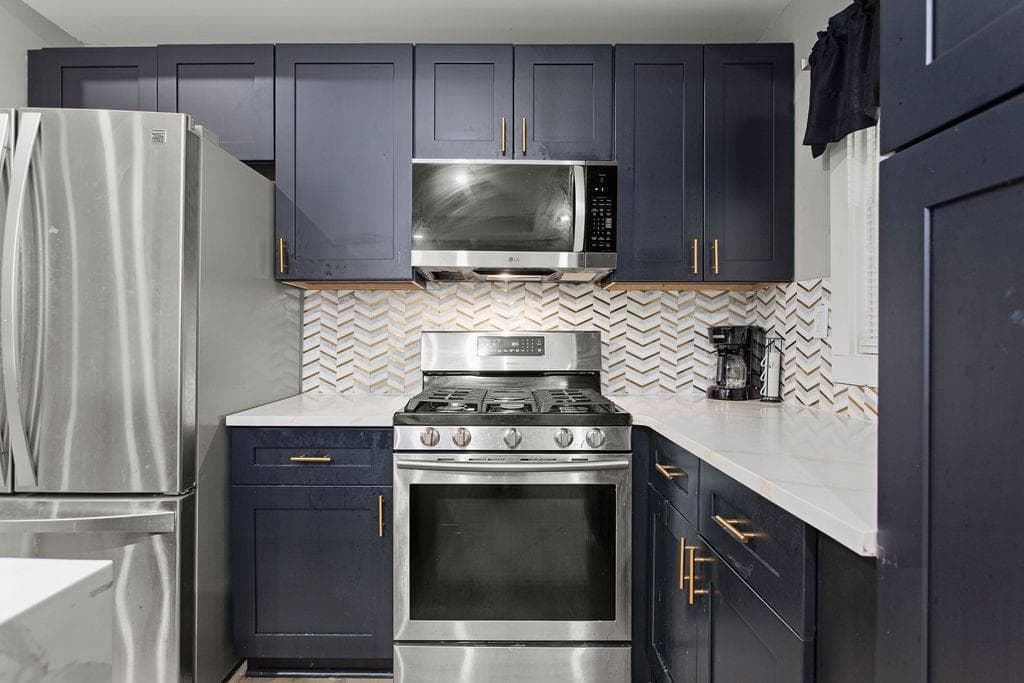 5 bedroom, 3 bathroom, 2,036 sq ft single family residence for sale at 1990 Flintwood Drive, Atlanta, GA 30316 — photo 5