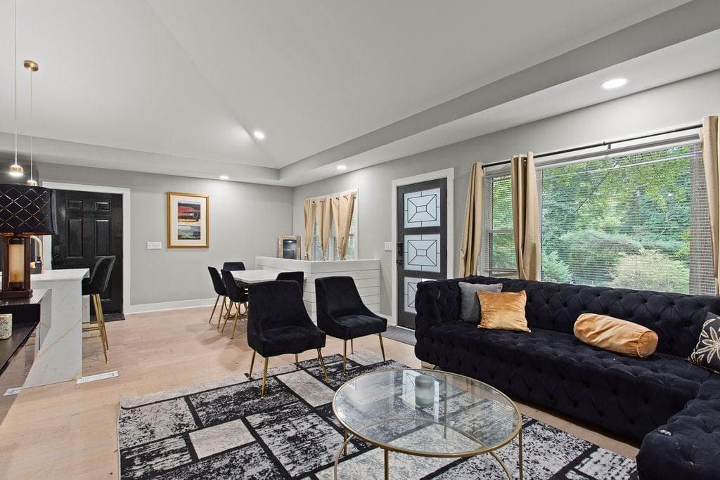 5 bedroom, 3 bathroom, 2,036 sq ft single family residence for sale at 1990 Flintwood Drive, Atlanta, GA 30316 — photo 7