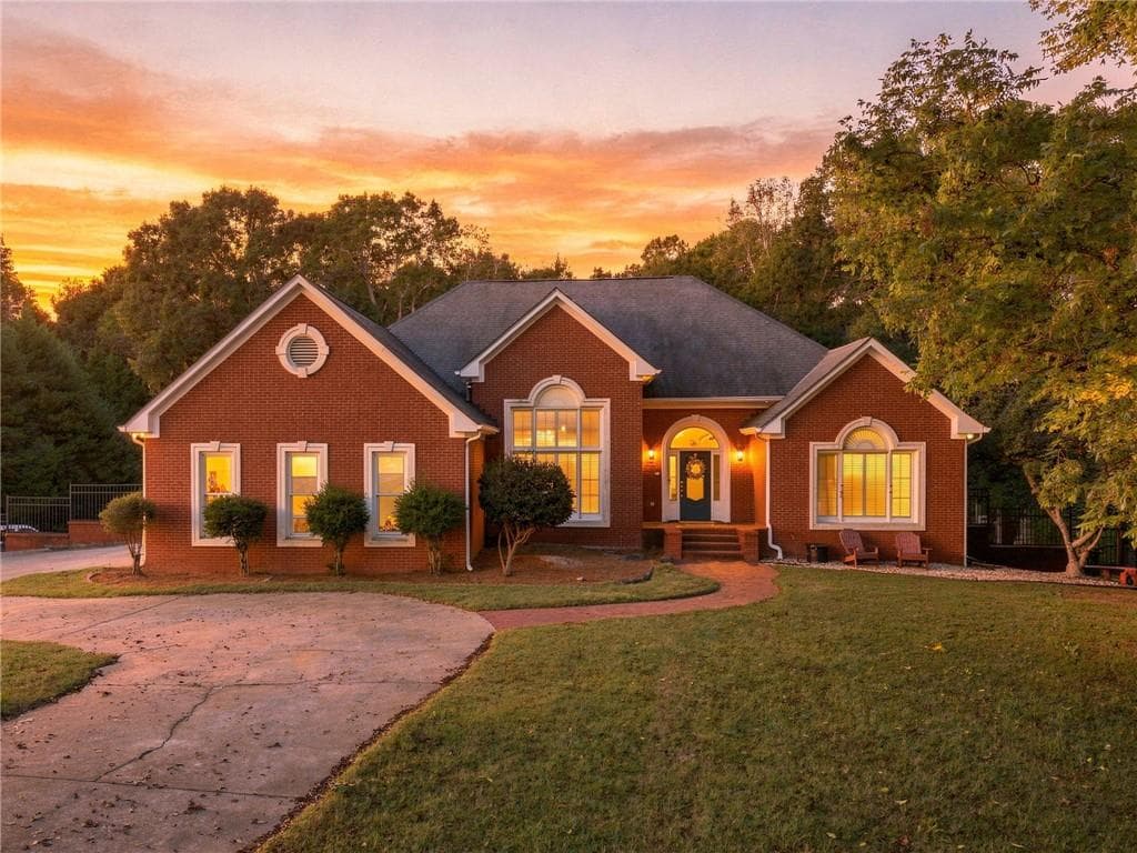 6 bedroom, 5 bathroom, 5,774 sq ft single family residence for sale at 4296 Waterworks Road, Jefferson, GA 30549 — photo 1 of 60
