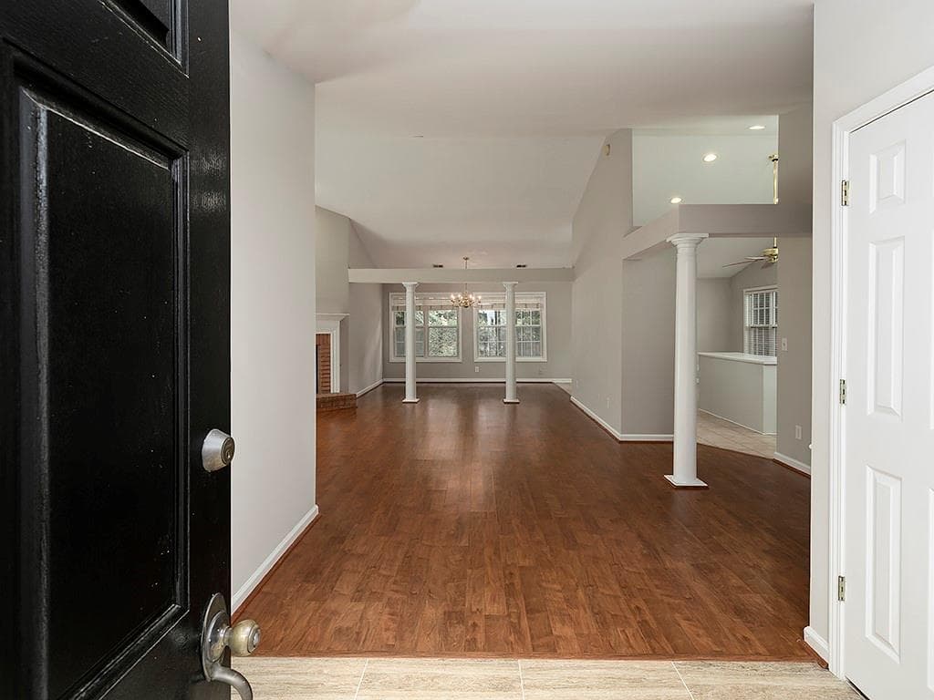 3 bedroom, 2 bathroom, 2,208 sq ft single family residence for rent at 570 Olde Lauren Court, Alpharetta, GA 30022 for $2,850 a month — photo 4