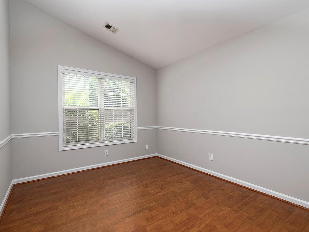 3 bedroom, 2 bathroom, 2,208 sq ft single family residence for rent at 570 Olde Lauren Court, Alpharetta, GA 30022 for $2,850 a month — photo 6