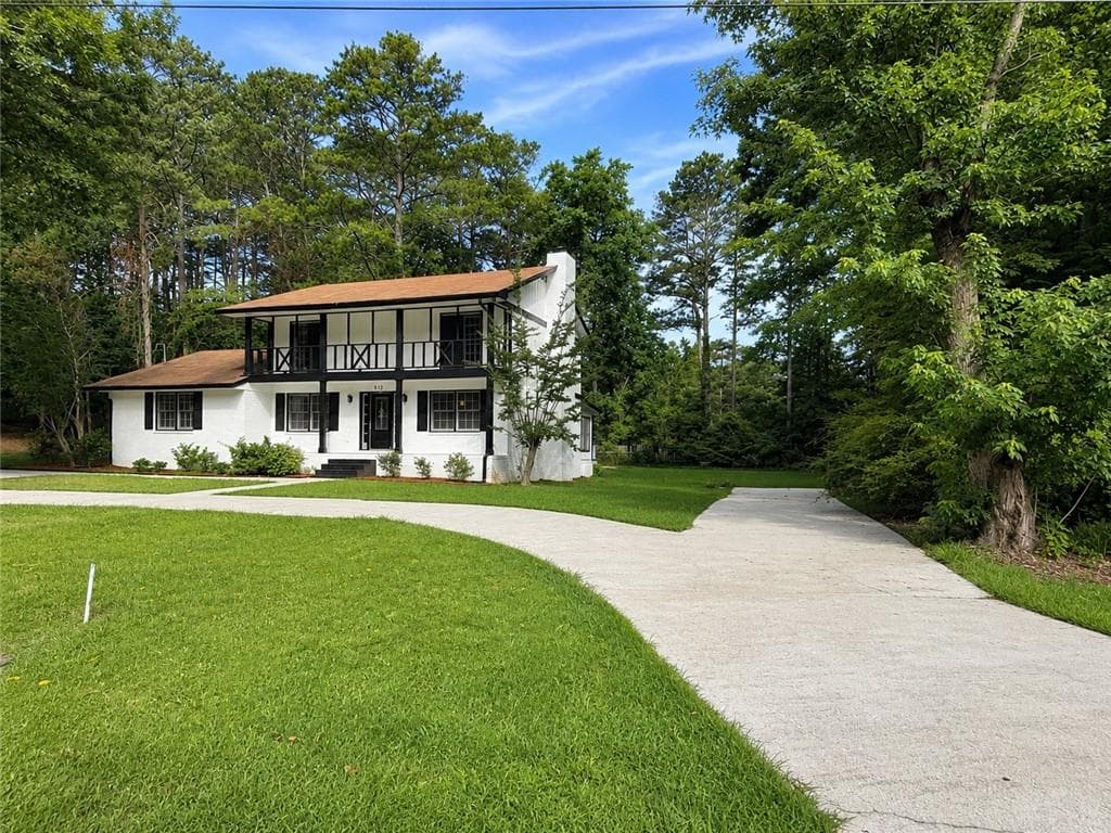 3 bedroom, 2 bathroom, 2,000 sq ft single family residence for rent at 513 Scenic Highway, Lawrenceville, GA 30046 for $3,200 a month — photo 2