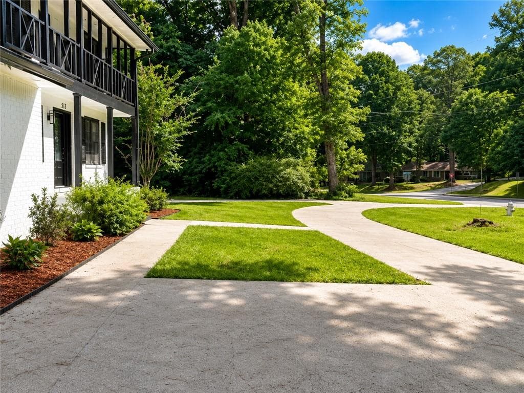 3 bedroom, 2 bathroom, 2,000 sq ft single family residence for rent at 513 Scenic Highway, Lawrenceville, GA 30046 for $3,200 a month — photo 3